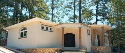 Front of a modern house built by Videas